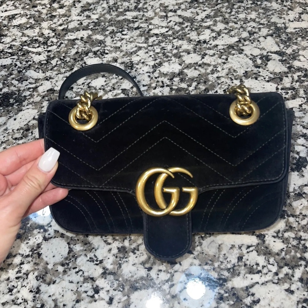 Black Gucci Marmont small bag 100% Authentic Pre-owned